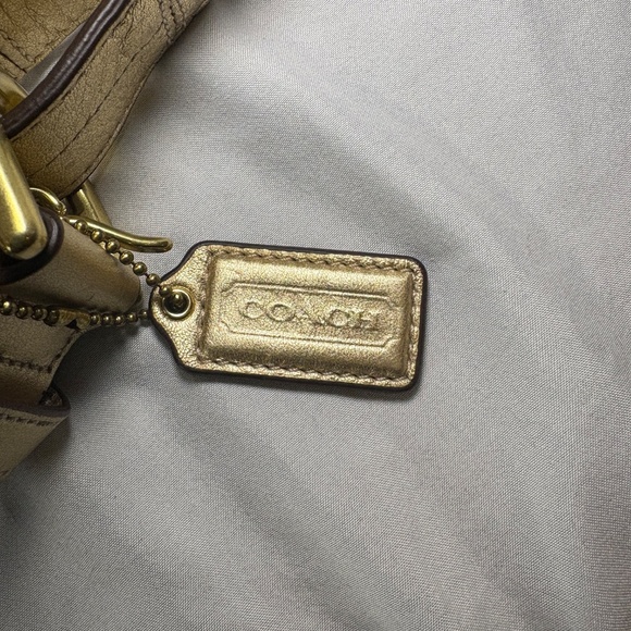 Vtg Coach 24CM Soho Signature Duffle/Shoulder Bag F15067 Tan/Pink/Gold/Metallic - Picture 7 of 12